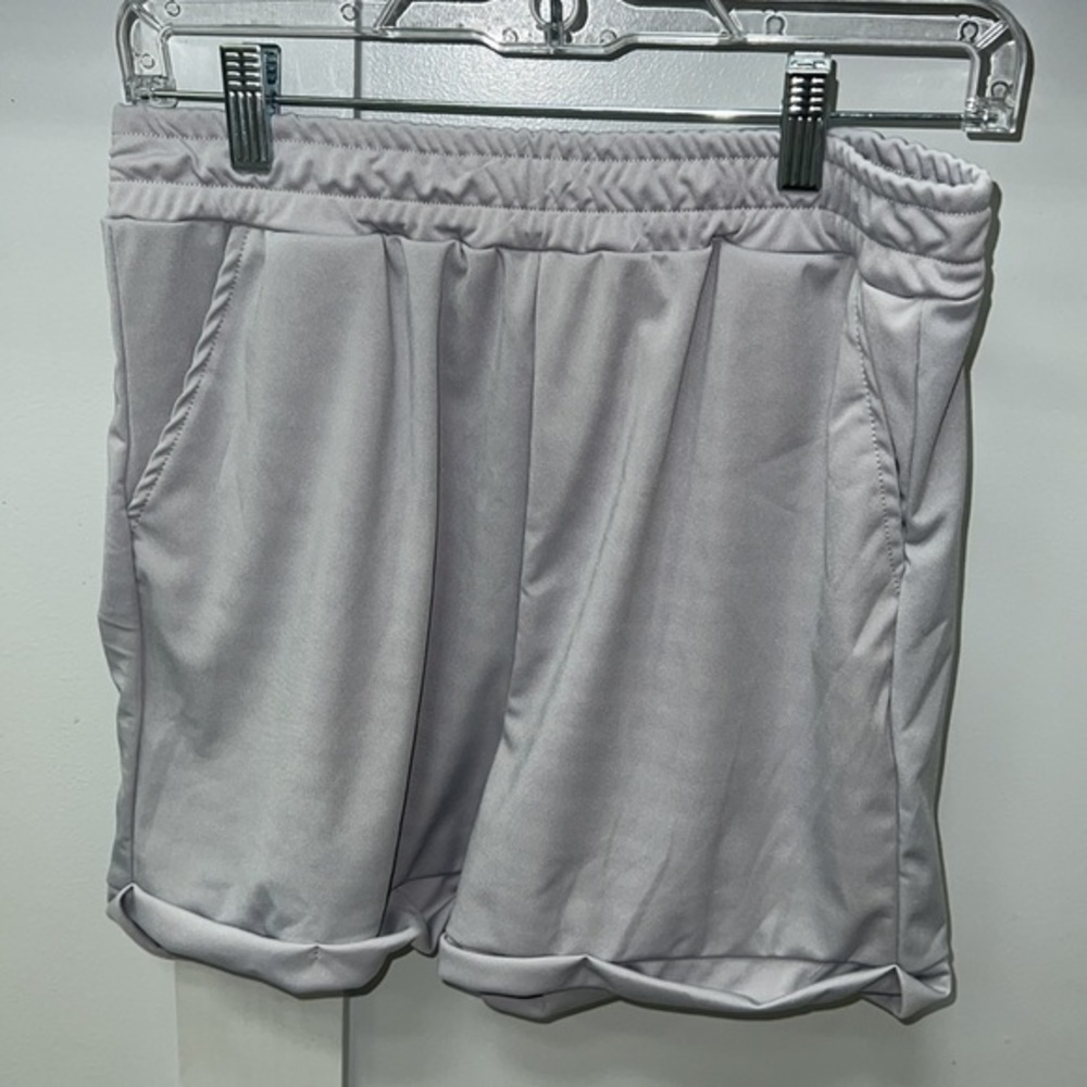 LoveuDear Gray Crop Top & Shorts Set| Women’s Size M Park Day / Vacation Outfit - Picture 2 of 9